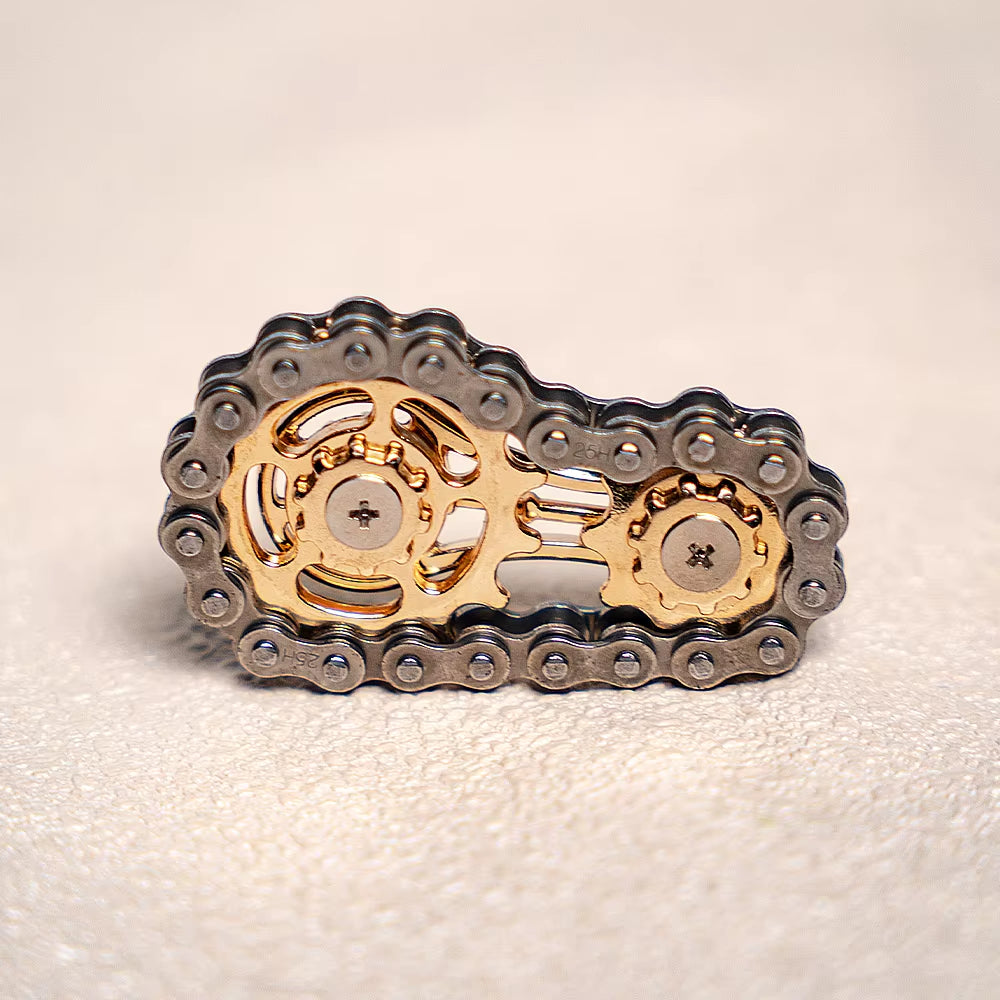 1 Colorful Metal Bicycle Chain-Shaped Fidget Spinner Toy, Effective in Relieving Stress